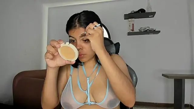 Aleja-02 online show from October 2025 09:23:02 PM