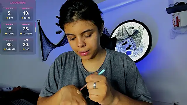 Aleja-02 online show from October 2025 09:04:02 PM