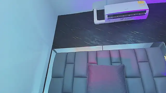 Roxana gomez online show from September 2025 03:11:01 AM