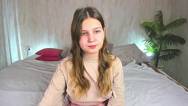 Snapshot of Elle_Ellise chatting on October 2025 07:38:02 AM Elle Ellise online show from October 2025 07:38:02 AM