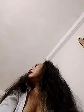 Snapshot of Mamapm20 chatting on October 2025 08:18:01 PM Mamapm20 online show from October 2025 08:18:01 PM