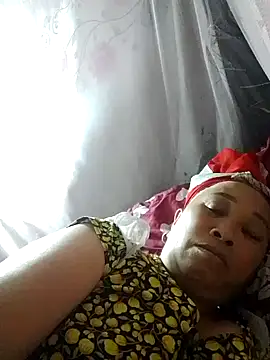 Snapshot of Mamapm20 chatting on October 2025 01:45:02 PM Mamapm20 online show from October 2025 01:45:02 PM