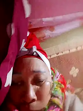 Snapshot of Mamapm20 chatting on December 2025 09:47:01 AM Mamapm20 online show from December 2025 09:47:01 AM