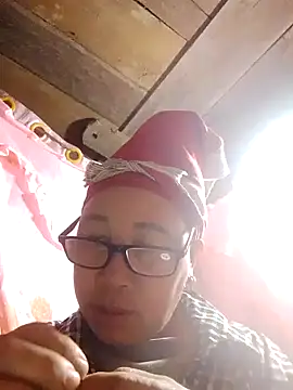 Snapshot of Mamapm20 chatting on December 2025 09:52:01 PM Mamapm20 online show from December 2025 09:52:01 PM