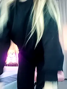 Snapshot of Reina_Cummings chatting on November 2025 07:18:02 AM Reina Cummings online show from November 2025 07:18:02 AM