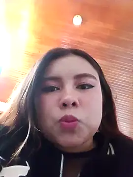 LucyPetit online show from October 2025 01:23:01 PM