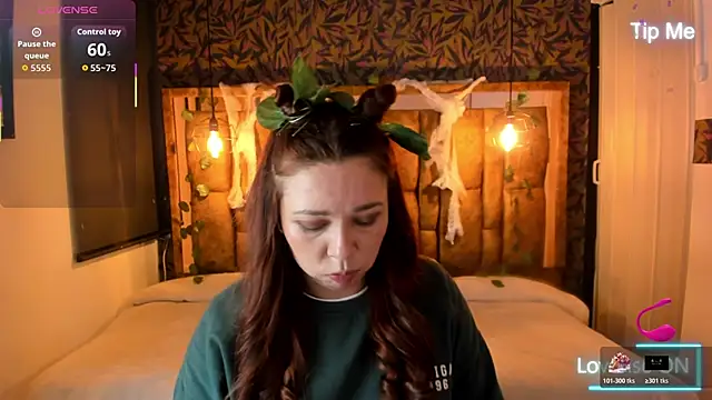 Isa Thompson   online show from October 2025 03:40:01 AM