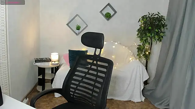stacey  doll online show from October 2025 01:25:01 AM