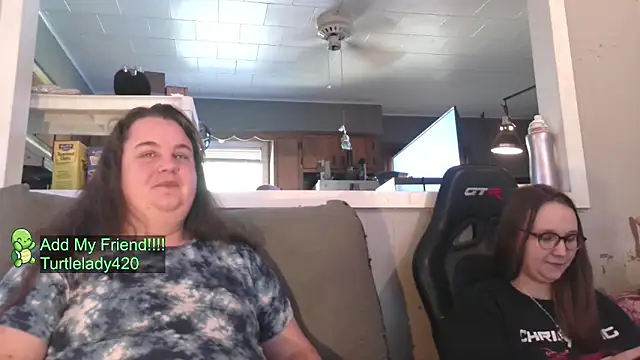 Snapshot of LittleBunny3 chatting on October 2025 07:47:01 PM LittleBunny3 online show from October 2025 07:47:01 PM