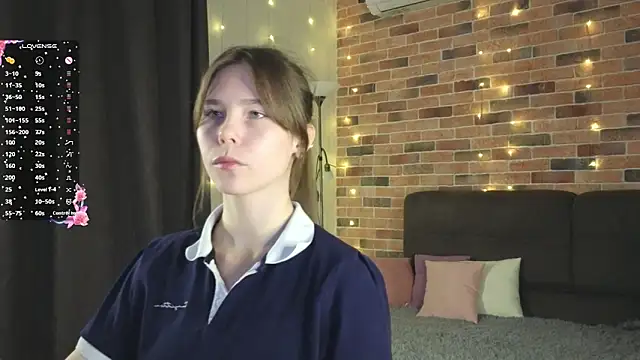 EmiliDen online show from October 2025 05:02:02 PM