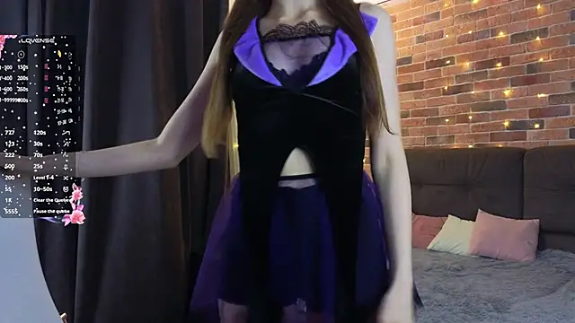 EmiliDen online show from November 2025 06:08:02 PM