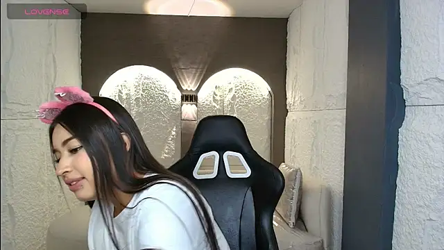 martina1 r online show from September 2025 01:12:01 PM