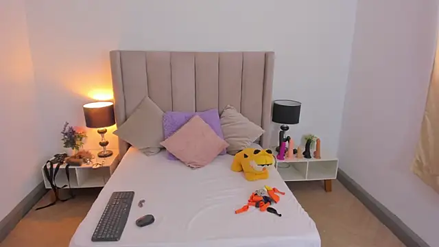 evvaa moon69 online show from September 2025 12:43:02 PM