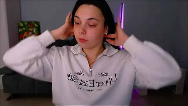 queenofthesense  online show from October 2025 04:35:01 PM