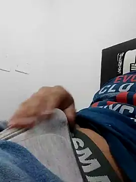 andy20cas online show from October 2025 02:52:01 AM