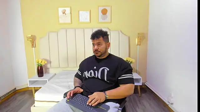 Snapshot of michael_hill1 chatting on October 2025 07:53:01 PM michael hill1 online show from October 2025 07:53:01 PM