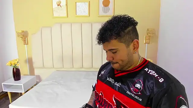 Snapshot of michael_hill1 chatting on October 2025 08:09:02 PM michael hill1 online show from October 2025 08:09:02 PM