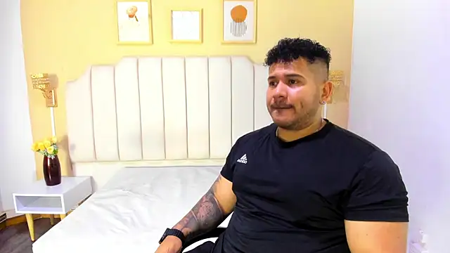 Snapshot of michael_hill1 chatting on October 2025 07:51:01 PM michael hill1 online show from October 2025 07:51:01 PM