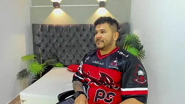 Snapshot of michael_hill1 chatting on November 2025 01:10:02 PM michael hill1 online show from November 2025 01:10:02 PM