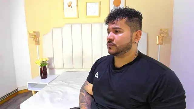 Snapshot of michael_hill1 chatting on November 2025 07:48:02 PM michael hill1 online show from November 2025 07:48:02 PM