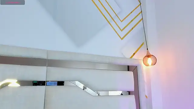 mariana jhones  online show from October 2025 01:31:02 PM