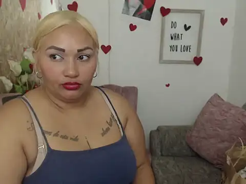 Snapshot of laleska_montenegro chatting on October 2025 03:57:02 PM laleska montenegro online show from October 2025 03:57:02 PM