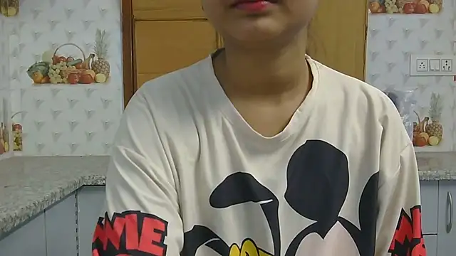 Snapshot of Cute-Bacchi chatting on October 2025 02:34:01 AM Cute-Bacchi online show from October 2025 02:34:01 AM