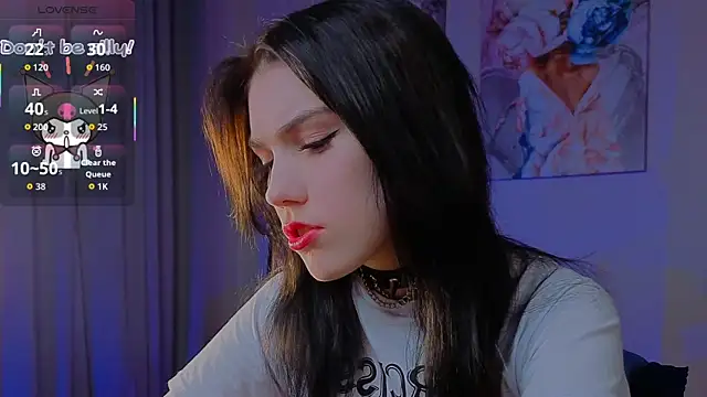 Snapshot of Sophie_SkyAngel chatting on November 2025 08:40:02 PM Sophie SkyAngel online show from November 2025 08:40:02 PM