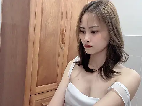 Truclynk1702 online show from September 2025 04:19:01 PM