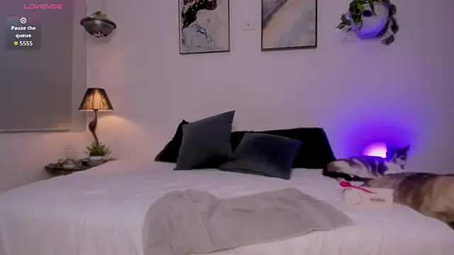 MiaCoopper online show from October 2025 02:08:01 AM