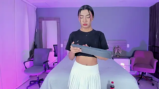 Snapshot of Alaiaguerra chatting on November 2025 07:37:01 PM Alaiaguerra online show from November 2025 07:37:01 PM