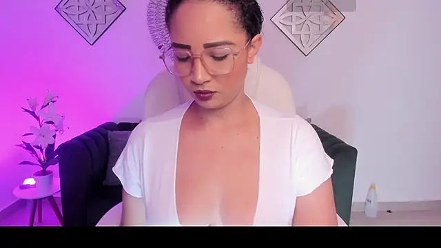 Sharon breezee online show from October 2025 03:53:01 AM