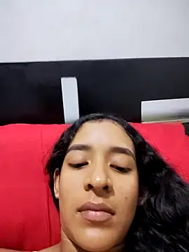 Amber-Sweett online show from November 2025 02:13:01 AM