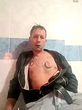 Snapshot of AntyKrysto chatting on November 2025 09:39:01 PM AntyKrysto online show from November 2025 09:39:01 PM