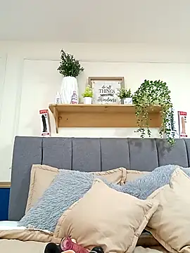 LilyCutee  online show from September 2025 07:04:02 PM