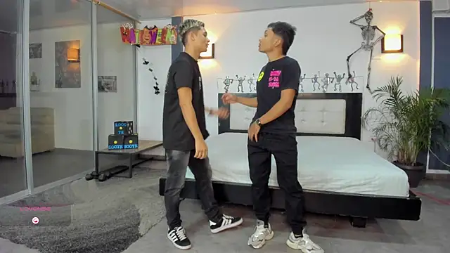 Bisexlifehot   online show from October 2025 10:53:02 PM