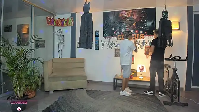 Bisexlifehot   online show from October 2025 11:14:01 PM