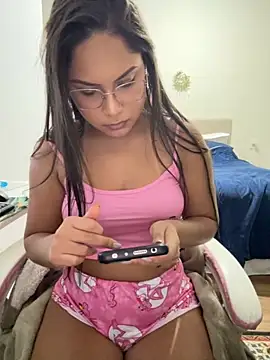 Snapshot of AngelBrazil_Ofc chatting on October 2025 10:43:02 PM AngelBrazil Ofc online show from October 2025 10:43:02 PM