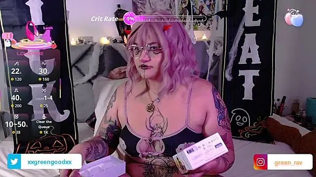 Snapshot of XxGreenGoodxX chatting on October 2025 09:50:01 PM XxGreenGoodxX online show from October 2025 09:50:01 PM