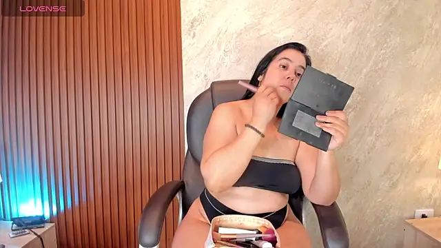  Cris Spicy  online show from October 2025 07:53:02 PM