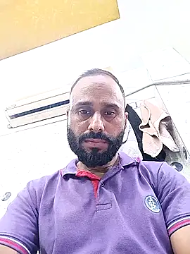 Snapshot of amitkumarkangra chatting on September 2025 08:08:01 AM amitkumarkangra online show from September 2025 08:08:01 AM