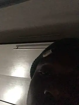 Snapshot of cuminsidebby chatting on October 2025 06:53:02 PM cuminsidebby online show from October 2025 06:53:02 PM