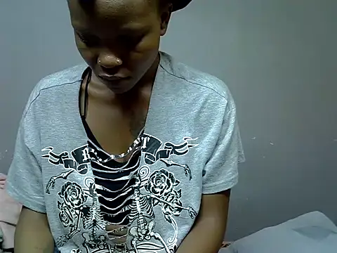 Snapshot of Sweetlanah chatting on November 2025 09:50:02 PM Sweetlanah online show from November 2025 09:50:02 PM