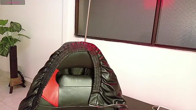 Snapshot of Hell_Girll_ chatting on November 2025 03:38:02 AM Hell Girll online show from November 2025 03:38:02 AM