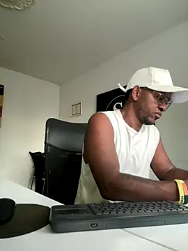 Snapshot of AndyCalifornia1 chatting on October 2025 10:10:01 PM AndyCalifornia1 online show from October 2025 10:10:01 PM