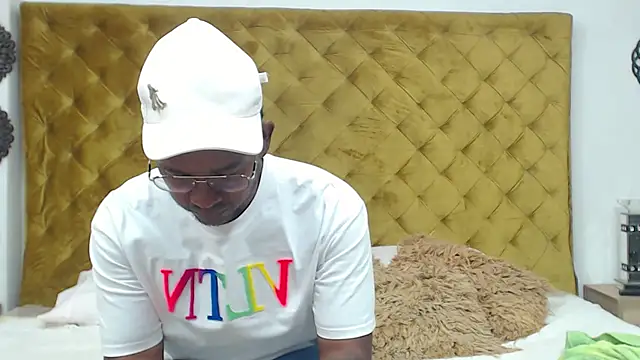 Snapshot of AndyCalifornia1 chatting on October 2025 12:38:01 PM AndyCalifornia1 online show from October 2025 12:38:01 PM