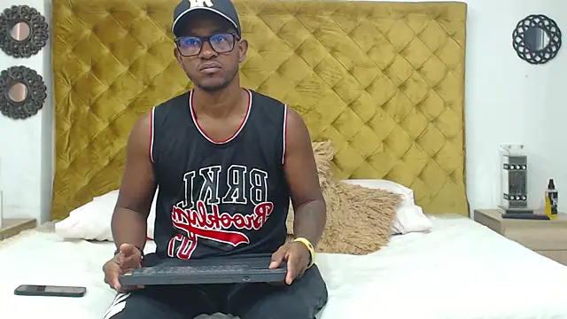 Snapshot of AndyCalifornia1 chatting on October 2025 02:29:01 PM AndyCalifornia1 online show from October 2025 02:29:01 PM