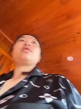 Snapshot of Nhung584 chatting on October 2025 01:25:01 AM Nhung584 online show from October 2025 01:25:01 AM