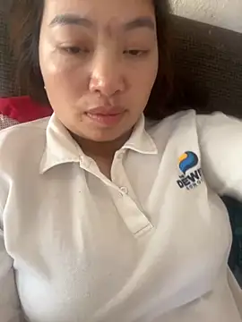 Snapshot of Nhung584 chatting on October 2025 05:50:02 AM Nhung584 online show from October 2025 05:50:02 AM