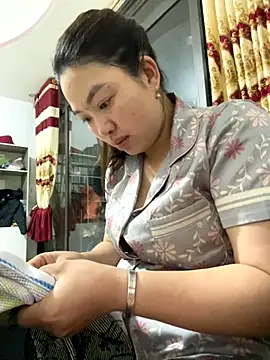 Snapshot of Nhung584 chatting on October 2025 01:10:01 PM Nhung584 online show from October 2025 01:10:01 PM